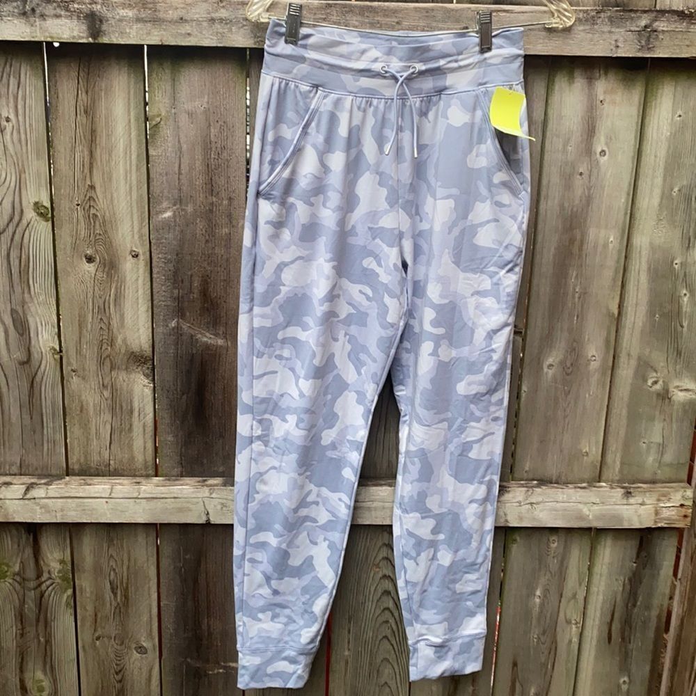 All in Motion camouflage pants sz. XL NWT